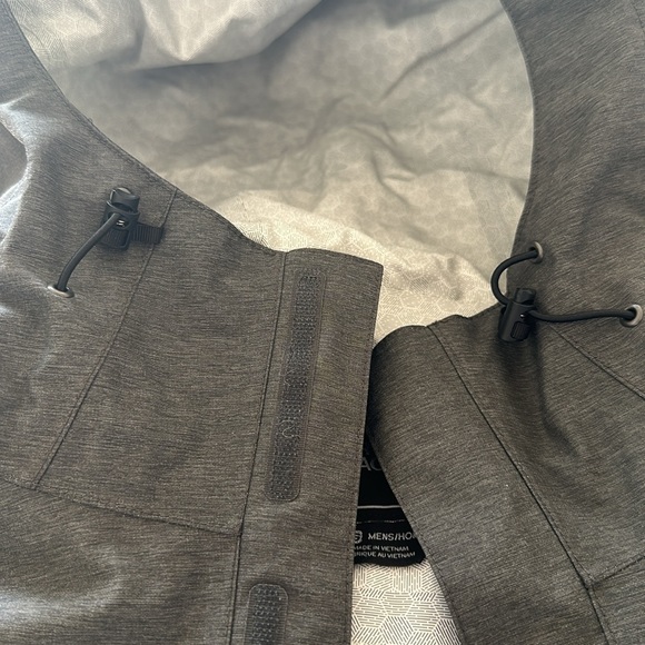 Used Men’s North Face Jacket - Picture 6 of 13